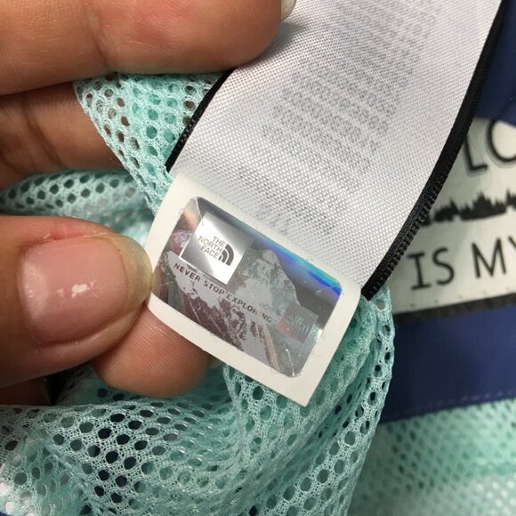 The North Face Girls Windbreaker Hoodie Jacket Purple Size Large (14-16) Outdoor - Picture 12 of 14